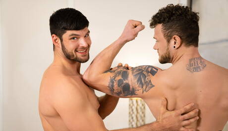 帥哥肖恩和壯漢菲利普享受了一場美妙的性愛