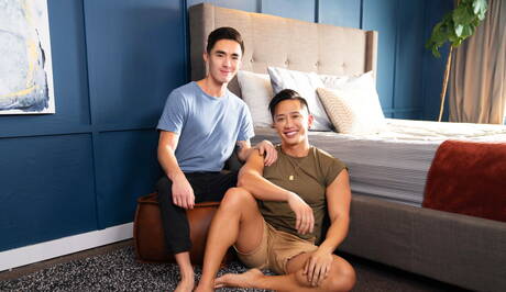 Stud Dale und der schöne asiatische Junge Cody Seiya haben eine heiße Paarszene