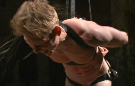 American pretty boy Rob Yaeger likes to be humiliated