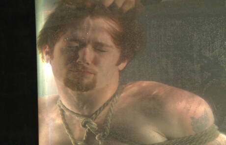 Hunk Patrick Knight vernederd