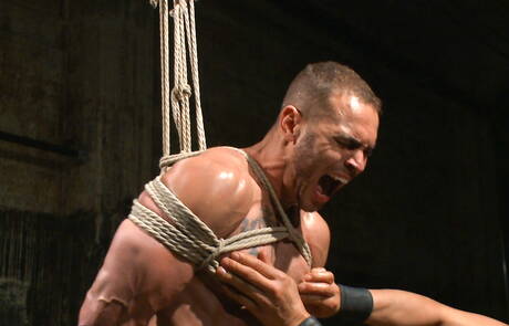 American muscular Brock Avery likes to be roped
