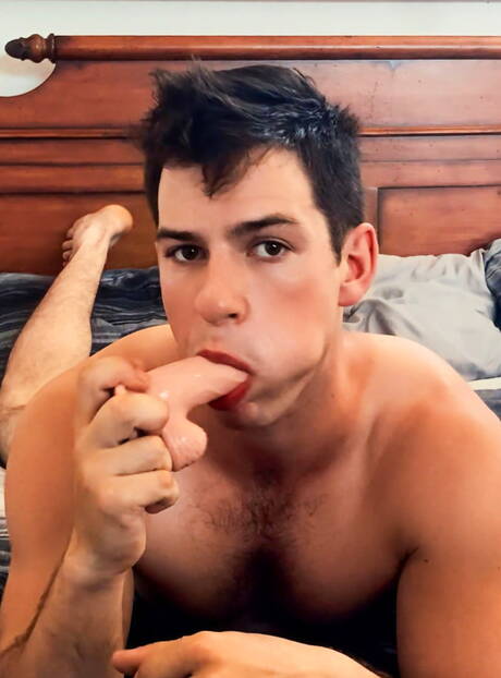 Strongman Archie play with sex toy