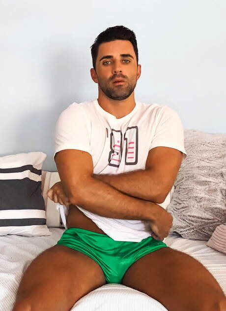 Sean Cody: Muscular Levi masturbating