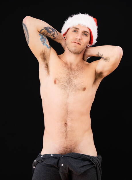 興奮した少年ジョニー・ドノヴァン、カート、ベントレーがアナルを掘る