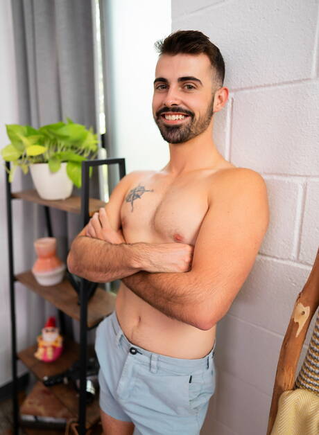 Superstud Dax play with sex toy