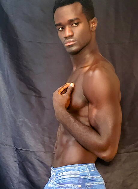 Sean Cody: Black well-built Max wanking