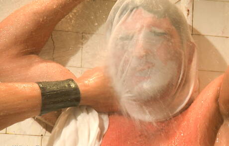 American husky guy Lance Hart loves bondage