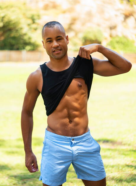 かなりアメリカ人の男の子タフガイBrysenとイケメンXavier Zaneが屋外で熱いセックスをする