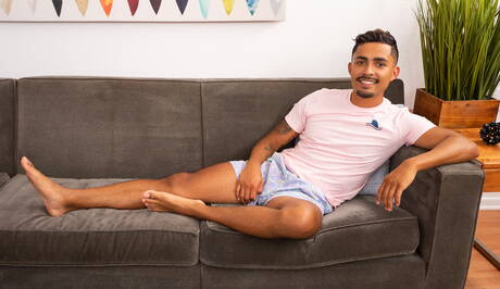 Der attraktive Amerikaner Ricky Donovan und der muskulöse Jack haben sich am Strand gegenseitig gefickt