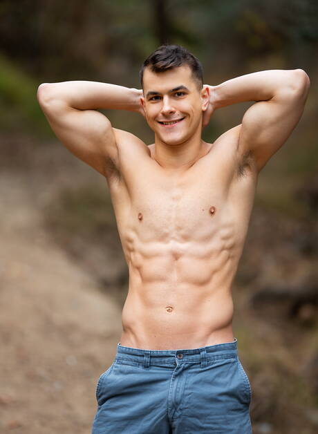 El sensual amigo Sean y el sensual chico Mitch en una follada anal caliente al aire libre