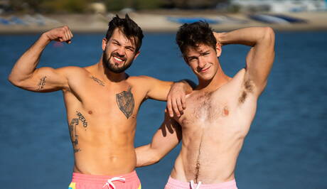 Le dur à cuire américain Brysen et le costaud Archie dans une sodomie torride sur la plage