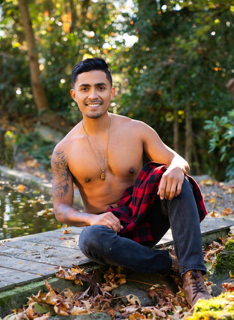 Gorący amerykańscy chłopcy, student Ricky Donovan i student Jeb ruchają się w dupę po ssaniu kutasa pod prysznicem