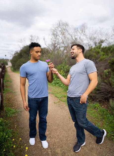 American beefcake Brysen and well-built Shane love each other outdoor