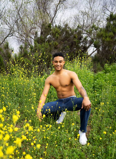 Sean Cody: American beefcake Brysen and well-built Shane love each other outdoor