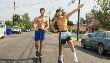 Sean Cody: Romanian beefy Kaleb Stryker and beautiful boy Archie have a hot couple scene outdoor