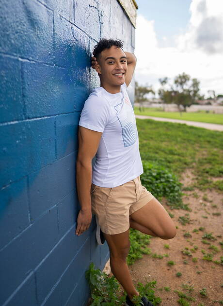 Strongman Josh and well-built Shane undressing and showing ass outdoor