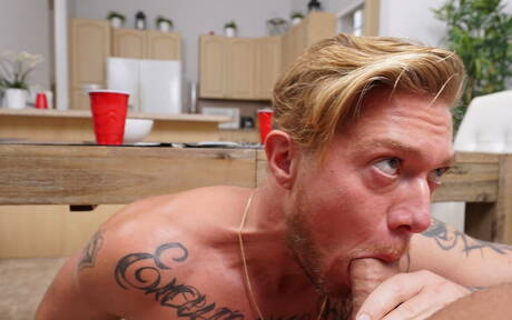 Superstud Austin Andrews and muscular Erick Summers have a hot sex