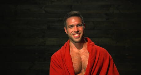 アメリカ人の筋肉質なアレックス・メカムがボンデージポルノに出演