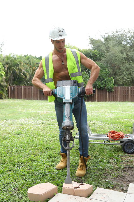 Die sexy Amerikaner Alex Mecum (Muskelprotz) und Jack Hunter (Hunk) ficken sich im Freien in den Arsch