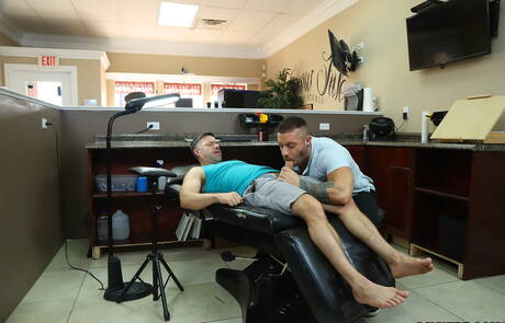 Pretty american guys hot bear Eddy Ceetee and stud Tristan Jaxx have a hot sex