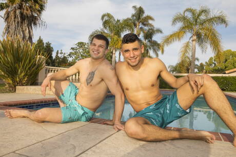 肌肉男喬和美國帥哥布林在泳池裡激情激情