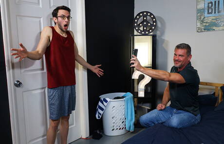 American pretty boy Izzy Danger and hunk Scott Hardy in hard anal sex