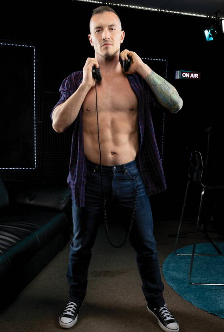 I ragazzi spudorati Rodrigo Amor, Luca Del Rey e Derek Kage in un bollente sesso di gruppo sotto la doccia