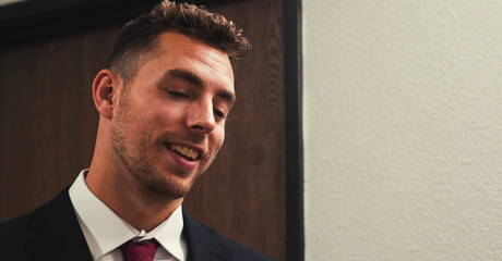 Os simpáticos caras americanos Carter Woods e o durão Masyn Thorne fazem um bom sexo