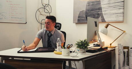 Os simpáticos caras americanos Carter Woods e o durão Masyn Thorne fazem um bom sexo