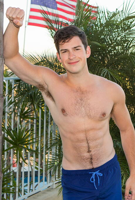 Sean Cody: Hunky guy Joey and stud Archie fuck after blowjob outdoor