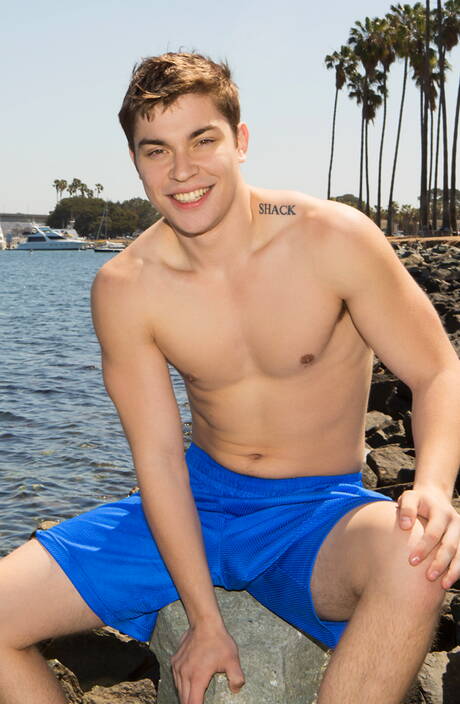 Sean Cody: Superstud Randy and czech muscular Gino Mosca have a good sex on the beach