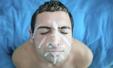 Ebony bull Castro Supreme and beefcake Payton Michaels in black on white sex