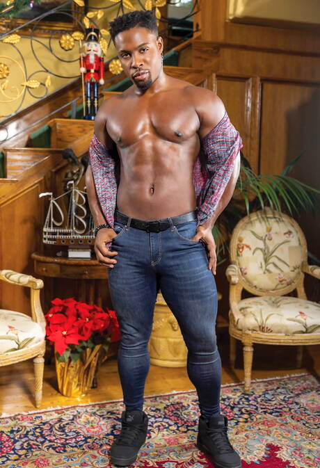 Der australische Bodybuilder Dan Saxon und der schwarze Muskelprotz Deangelo Jackson beim Schwarz-Weiß-Sex