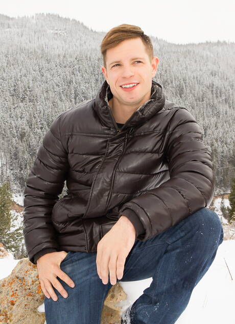 Beefy Dean and american husky guy Malcolm in hot ass fuck action outside