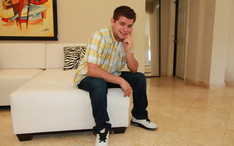 Famous americans, hunk Izzy James and hunky guy Aj Monroe fuck interracial ass after sucking cock outside