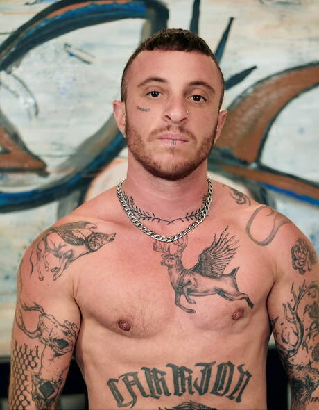 FTM Chance Hart posiert nackt