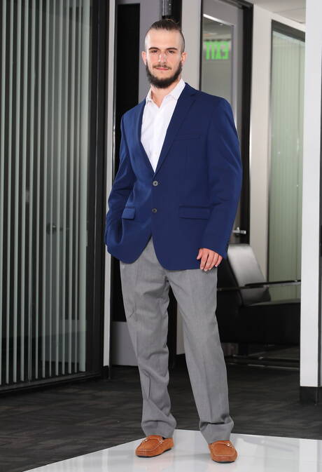 O trio sexy Donte Thick, Sophia Grace e Dillon Diaz fazem um bom sexo a três bi