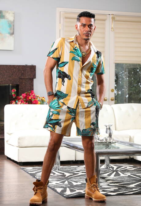 セクシーな友人ディロン・ディアス、セザール・ゼス、オパール・スターダストが熱い3Pバイセックスをする