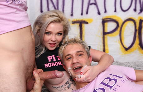 淫蕩的朋友 Wolf Hudson、Sherman Maus 和 Kay Carter 在雙性戀場景中