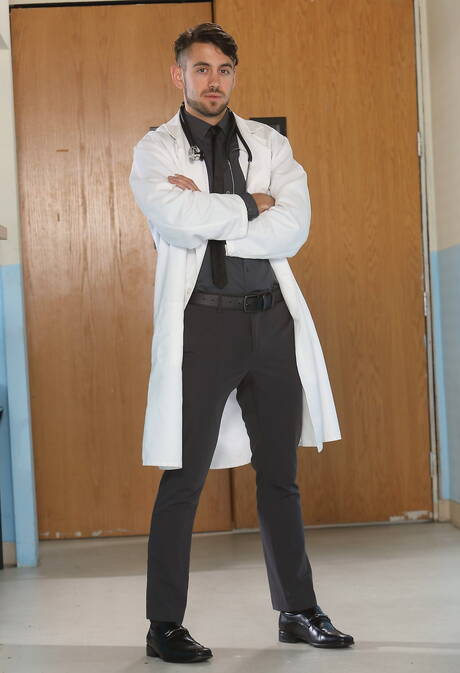 Os amigos gostosos Dante Colle, Draven Navarro e Brooke Paige em sexo bissexual