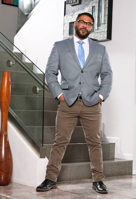 Os amigos sensuais Draven Navarro, Jay Tee e Nicole Aria em sexo bissexual