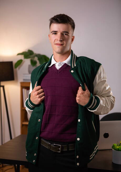 French hairy stud Olivier Robert and hunk Maverick Sun drilling an ass