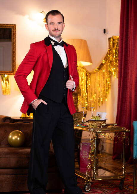 Dobrze zbudowany Franky Fox i amerykański silny byk Papi Kocic uprawiają gorący seks