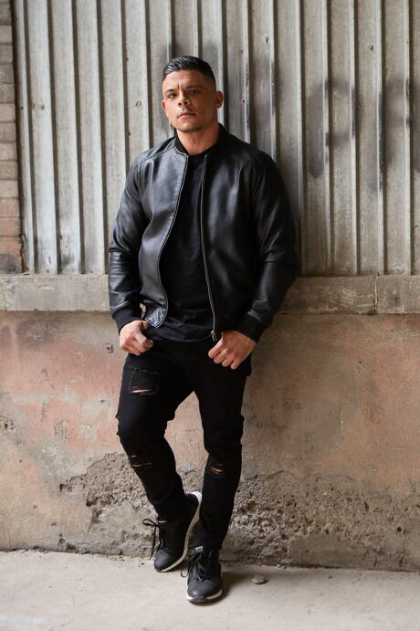 Men: American beautiful boy Theo Brady and beefcake Miguel Exotic sucking and screwing each other outside