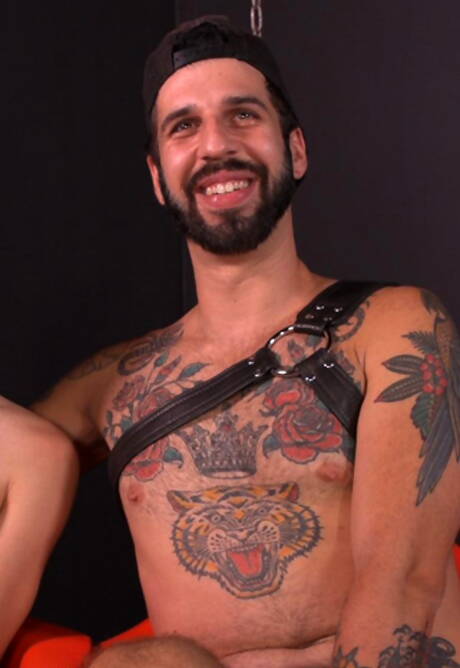 KinkyBitesMen: Canadian strongman Romeo Davis and husky guy Silas Everwood in hard bdsm sex scene