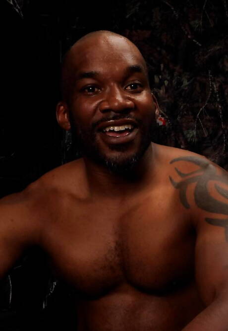 KinkyBitesMen: Muscular Johnny B and black bull Smash Thompson likes to be humiliated outdoor