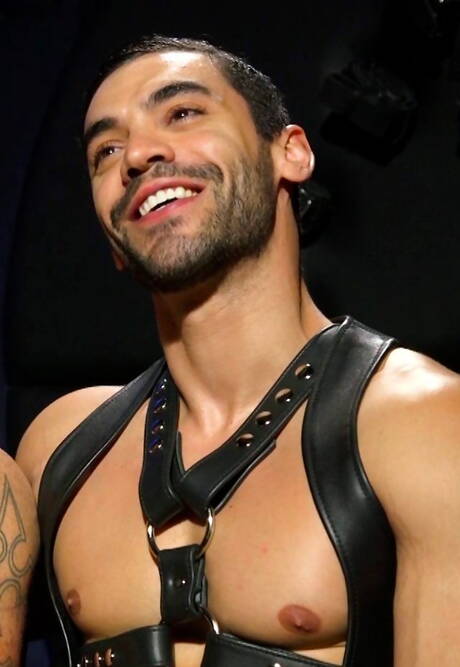 Der amerikanische Muskelprotz Arad Winwin und der brasilianische Muskelprotz Lucas Leon lassen sich gerne dominieren und erniedrigen