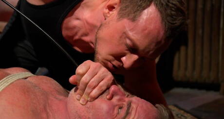 Americani sexy, il muscoloso Pierce Paris e l