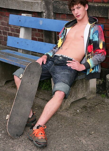 Staxus: Tough guy Elliot Gass and czech young dude Jack Blue in hot ass fuck action outdoor