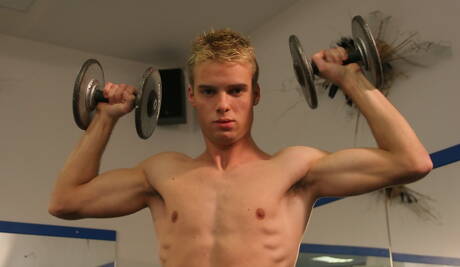 Czech well-built Cameron Jackson and hunk Gevin Favre in dick sucking scene